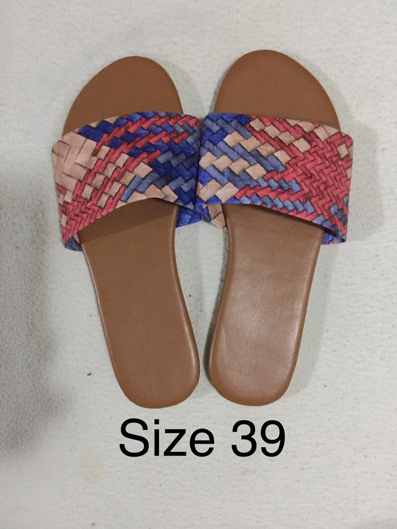 IMG-20230720-WA0006 Fashionable Women's Slide Slippers - Image 1