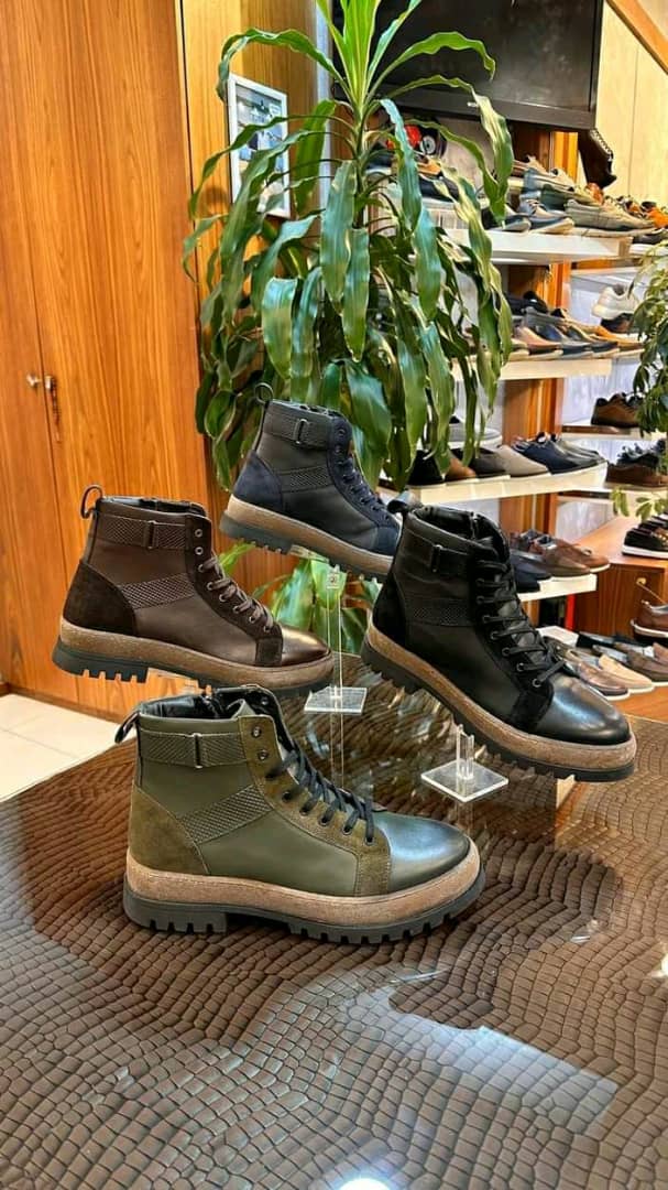 1b41cdd7-b343-438b-b21f-21b1d8e5c179 Shoe Boot - Image 1