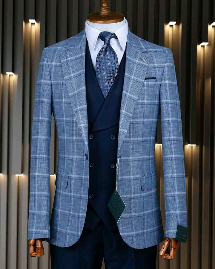 1c4e0d85-cd30-4baa-8979-ddbbf3f6f59d Men Suit - Image 1