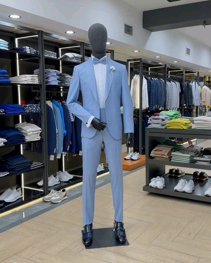 2bdfffe9-79be-4513-b82d-0acef0681388 Men Suit - Image 1