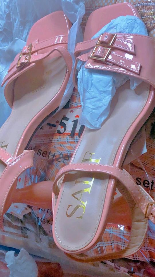 373074089_6521601507936514_7967784701249761406_n Ladies Heels - Image 1