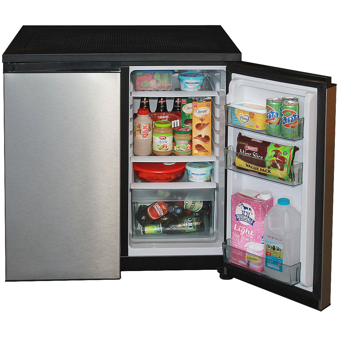 R (6) Fridges & Freezer - Image 1